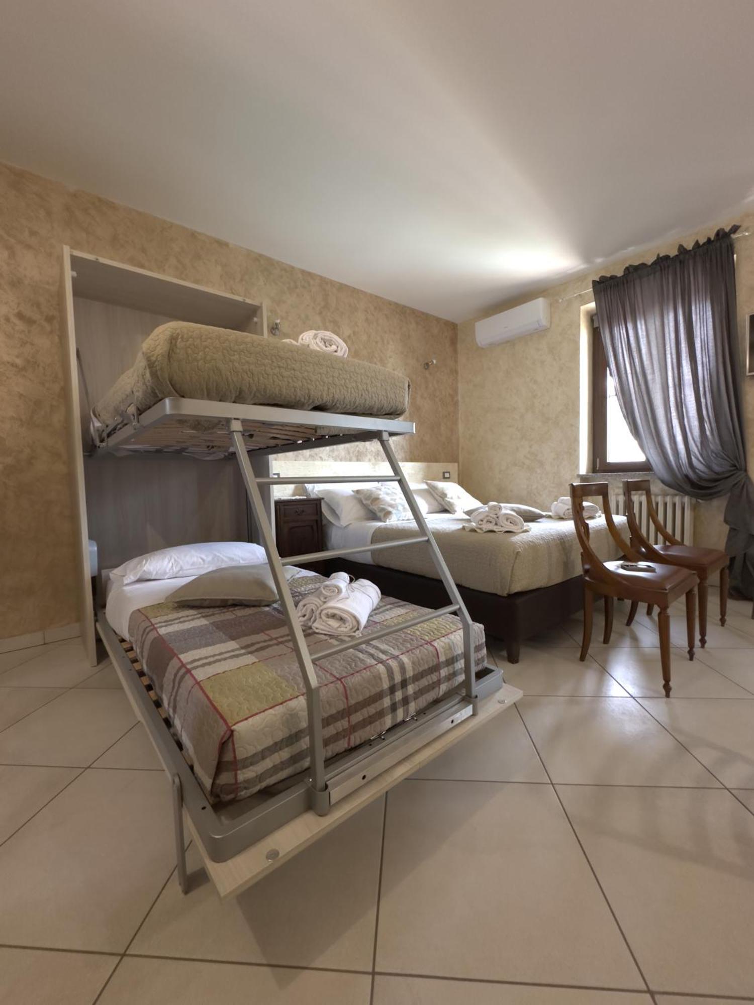 Rocche Di Montexelo - Green Key Apartments & Spa Monticello d'Alba Rum bild